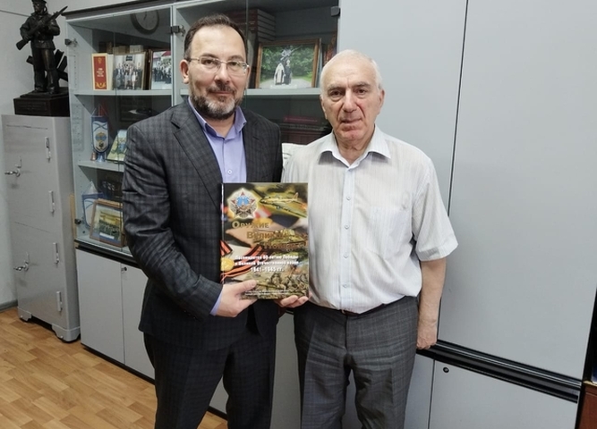 подарок-книга в честь 80-летия
