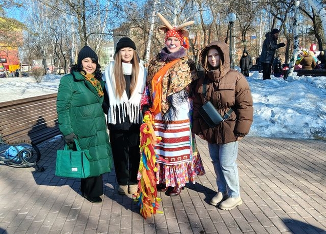 Празднуем широкую Масленицу