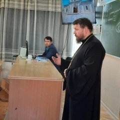 встреча священнослужителя храма